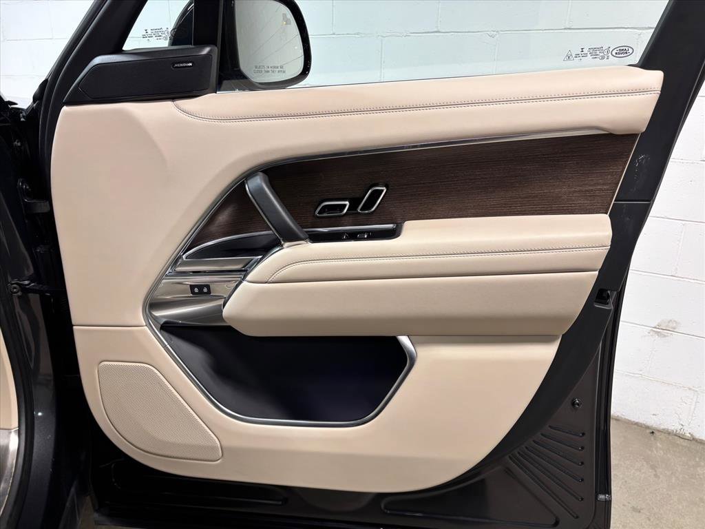 Used 2023 Land Rover Range Rover SE image 34