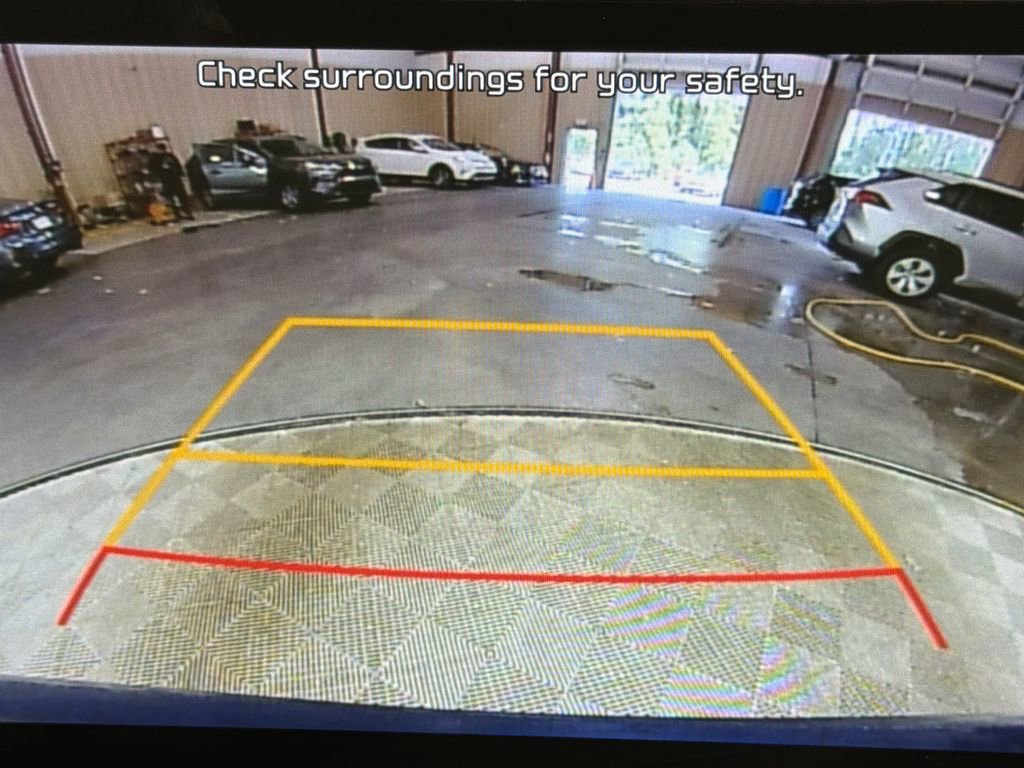 Used 2023 Kia Sorento S w/ Panoramic Sunroof Package FWD image 30