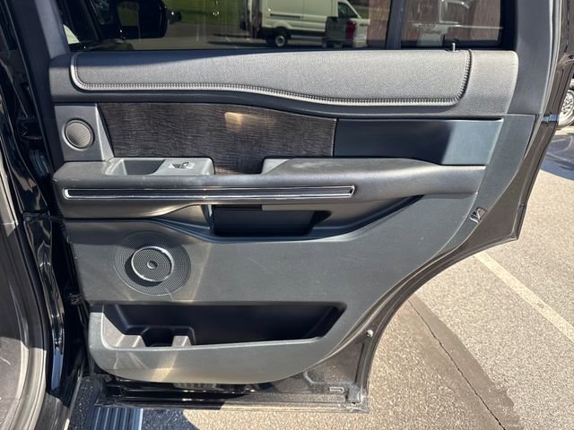 Used 2018 Ford Expedition Limited AWD/4WD image 17