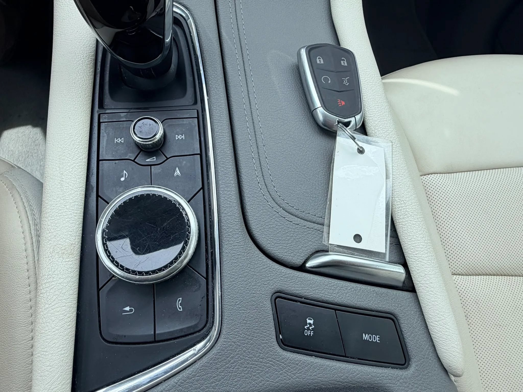 Used 2020 Cadillac XT6 Premium Luxury FWD image 13