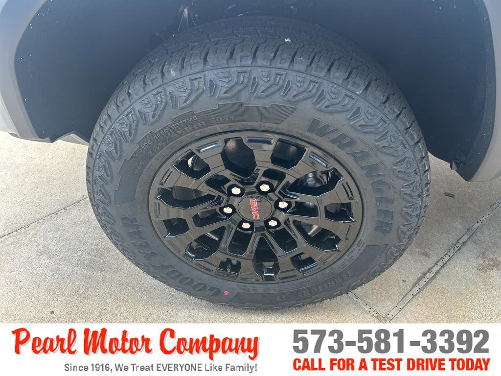 New 2026 GMC Canyon Elevation w/ Convenience Package image 8