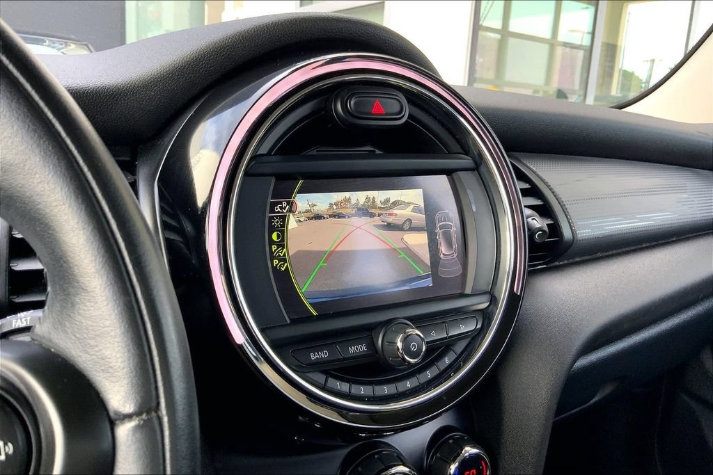 Used 2017 MINI Cooper 4-Door Hardtop FWD image 18