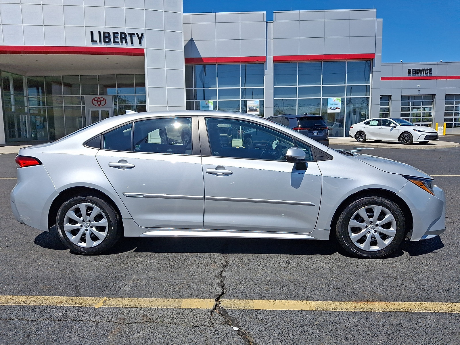 Used 2023 Toyota Corolla LE image 7