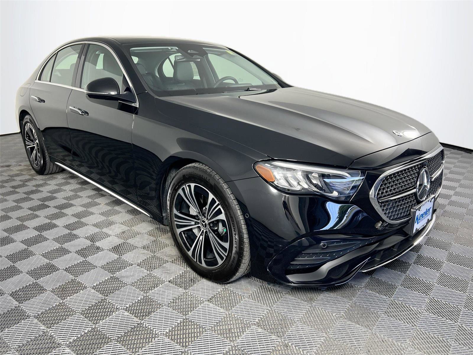 Used 2025 Mercedes-Benz E 350 4MATIC Sedan image 8