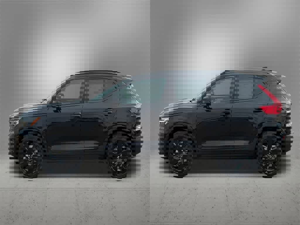 New 2026 Volvo XC40 B5 Ultra w/ Protection Package Premier image 3