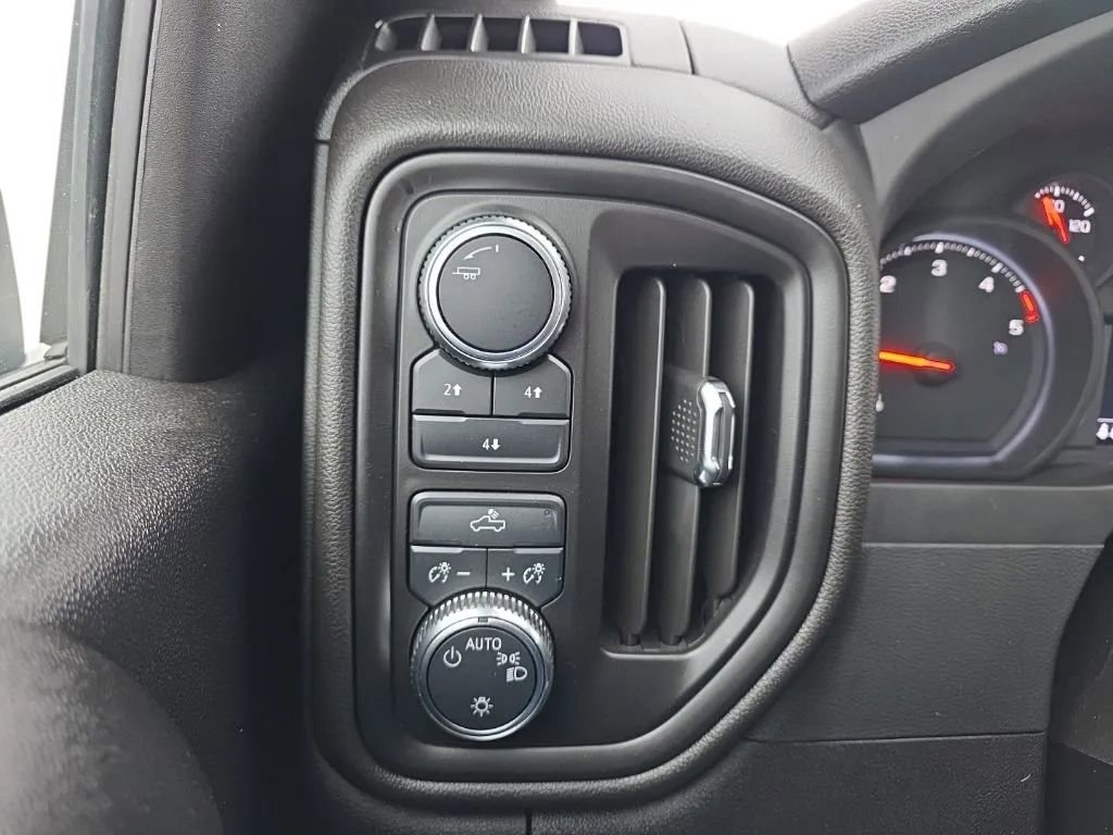 Used 2025 GMC Sierra 2500 Pro w/ Convenience Package image 27