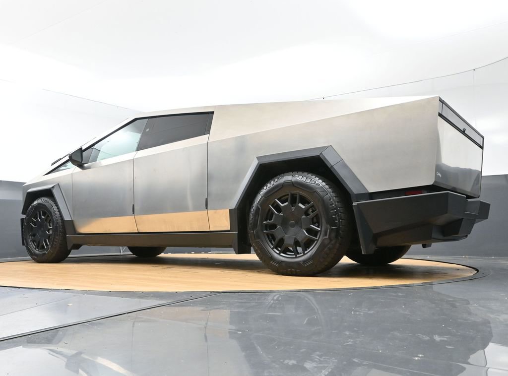 Used 2024 Tesla Cybertruck AWD Crew Cab image 59