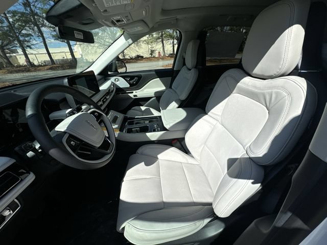 New 2026 Lincoln Aviator Reserve w/ Luxury Package RWD image 11