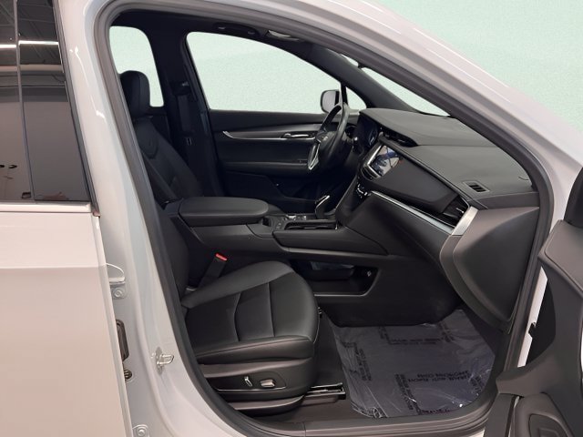 Certified 2024 Cadillac XT6 Luxury w/ LPO, Floor Liner Package AWD/4WD image 6