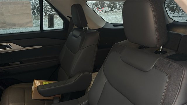 New 2025 Ford Explorer Active w/ Active Comfort Package image 24