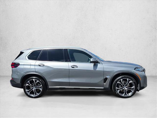 Used 2026 BMW X5 xDrive40i AWD/4WD image 3