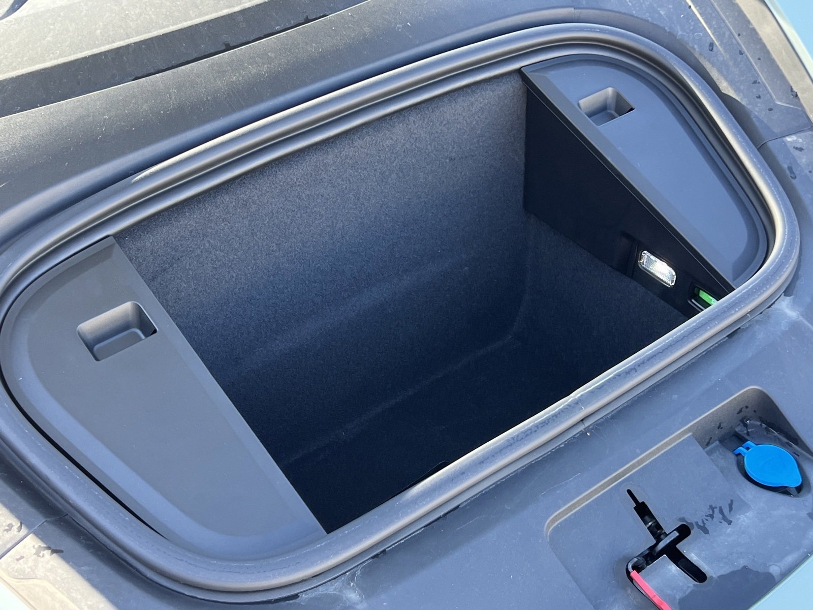 Certified 2025 Porsche Taycan image 35