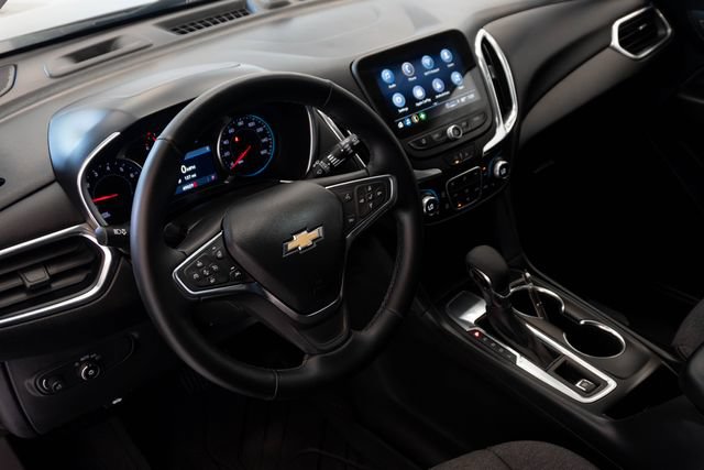 Used 2024 Chevrolet Equinox LT FWD image 3