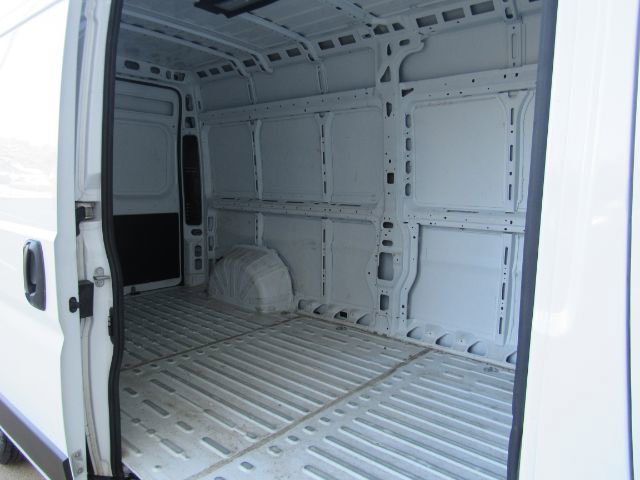 Used 2025 RAM ProMaster 2500 w/ Convenience Group image 6