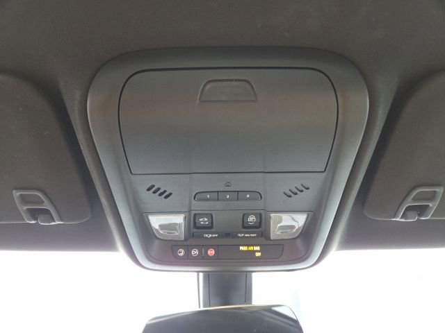 Used 2017 Cadillac XT5 Luxury image 17