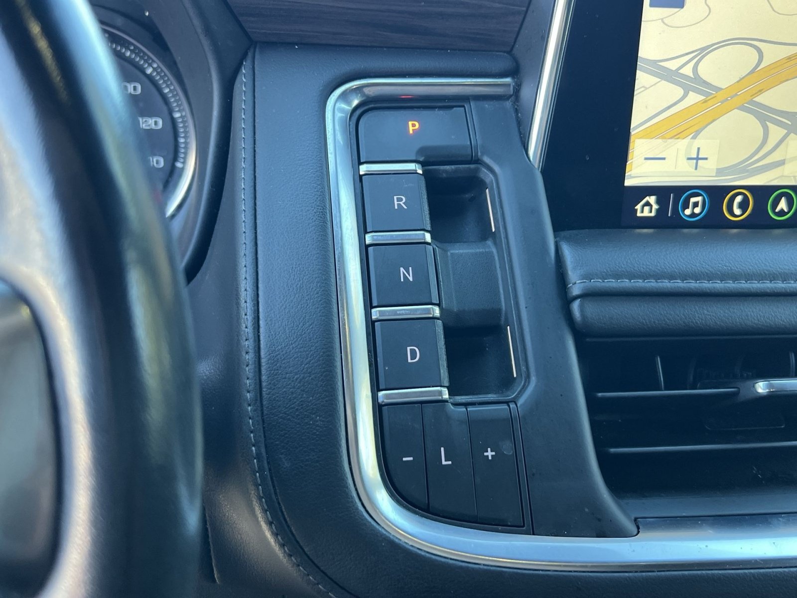 Used 2021 Chevrolet Tahoe LT w/ LT Signature Plus Package AWD/4WD image 19