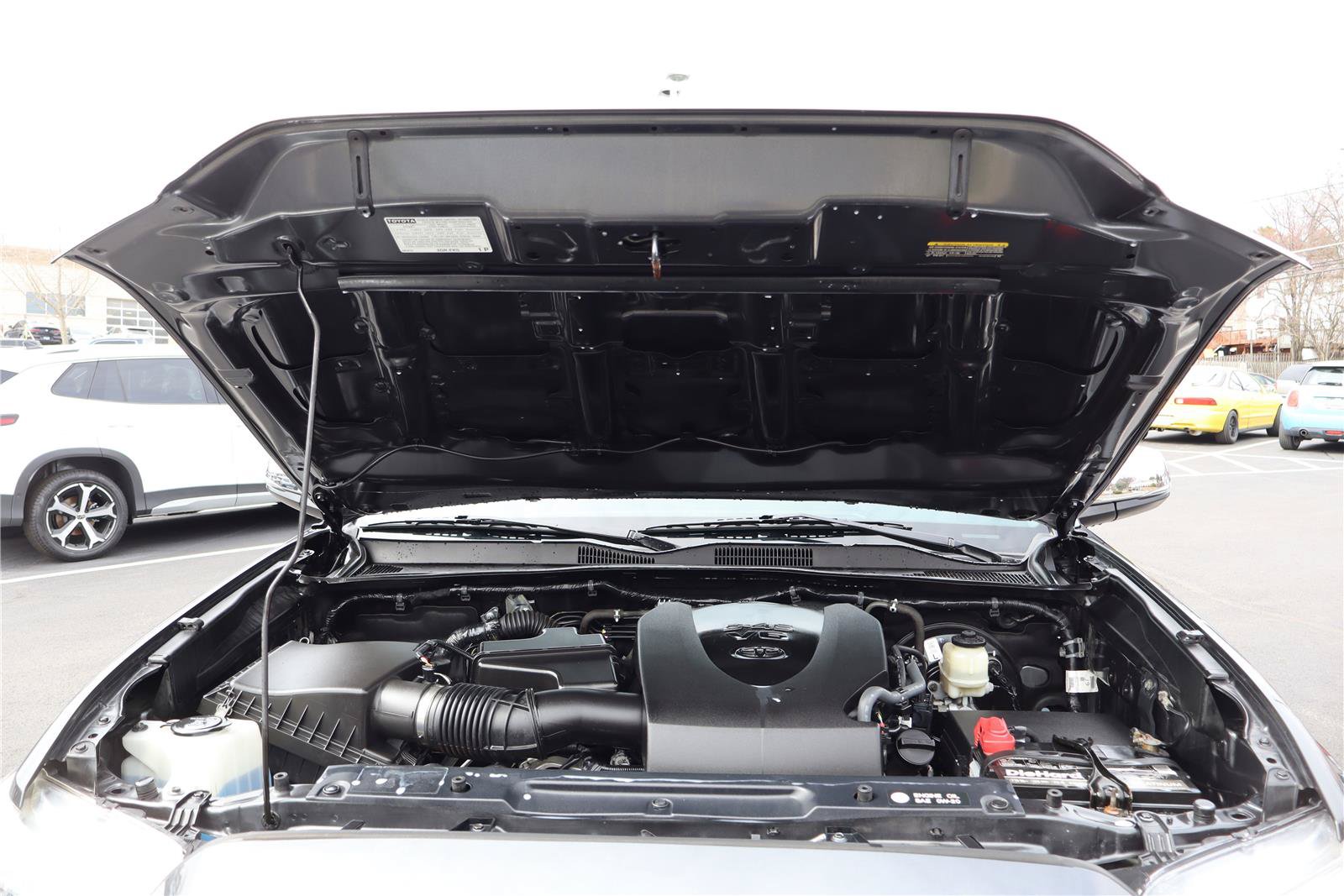 Used 2018 Toyota Tacoma Limited AWD/4WD image 10