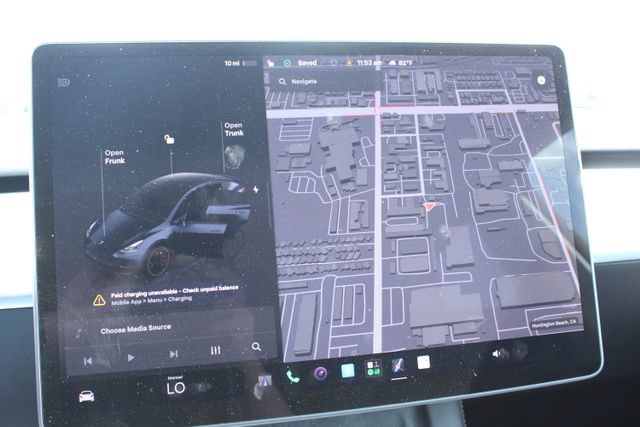 Used 2024 Tesla Model Y Performance AWD/4WD image 21