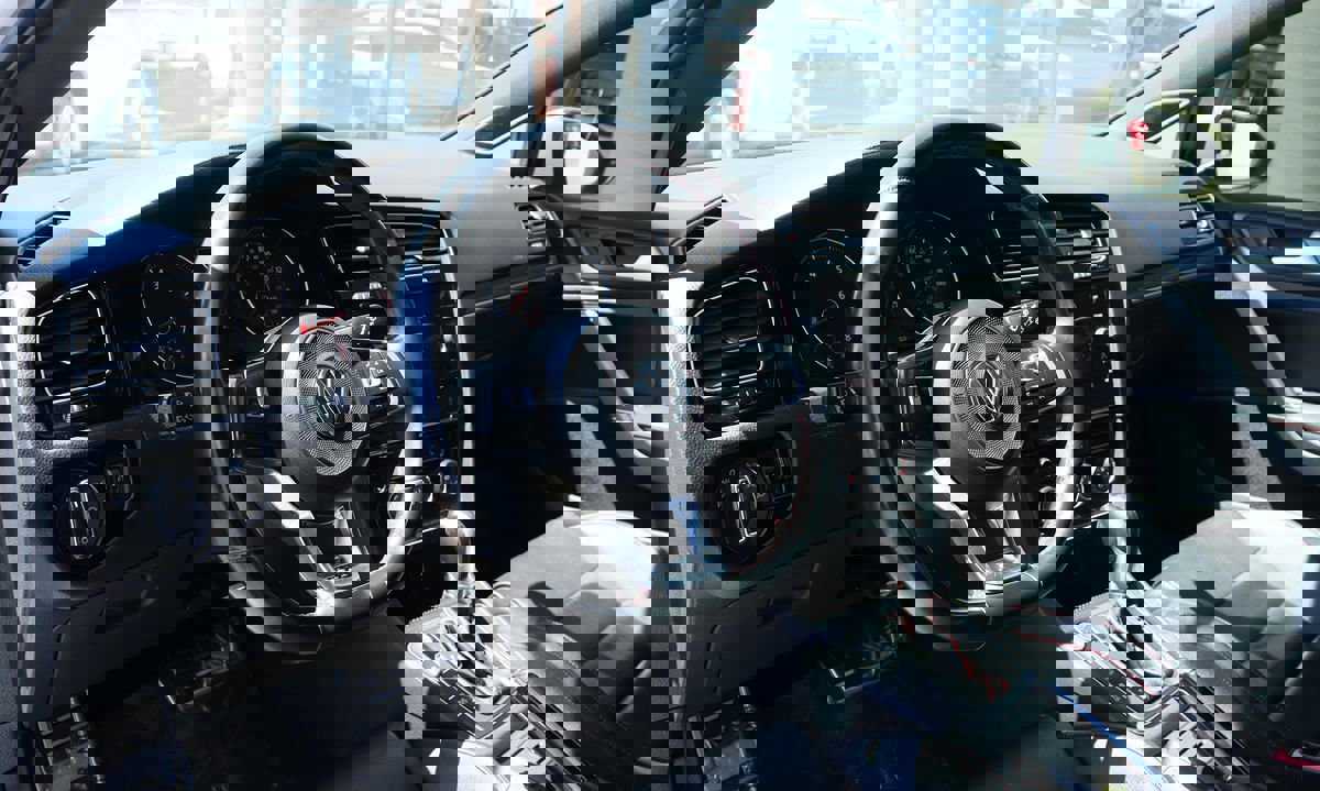 Used 2019 Volkswagen GTI SE w/ SE Experience Package image 40