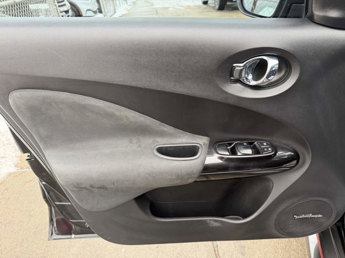 Used 2016 Nissan Juke NISMO image 8