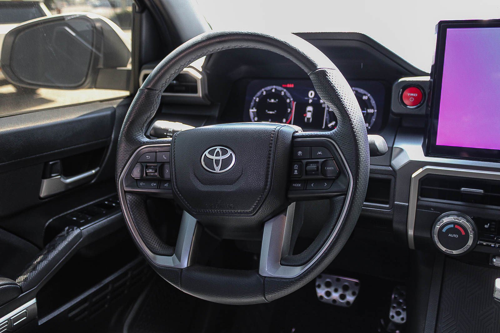 Used 2025 Toyota Tacoma TRD Sport AWD/4WD image 17