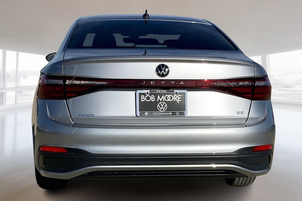 Used 2026 Volkswagen Jetta SE FWD image 4