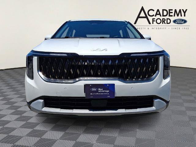 Used 2025 Kia Carnival FWD image 2