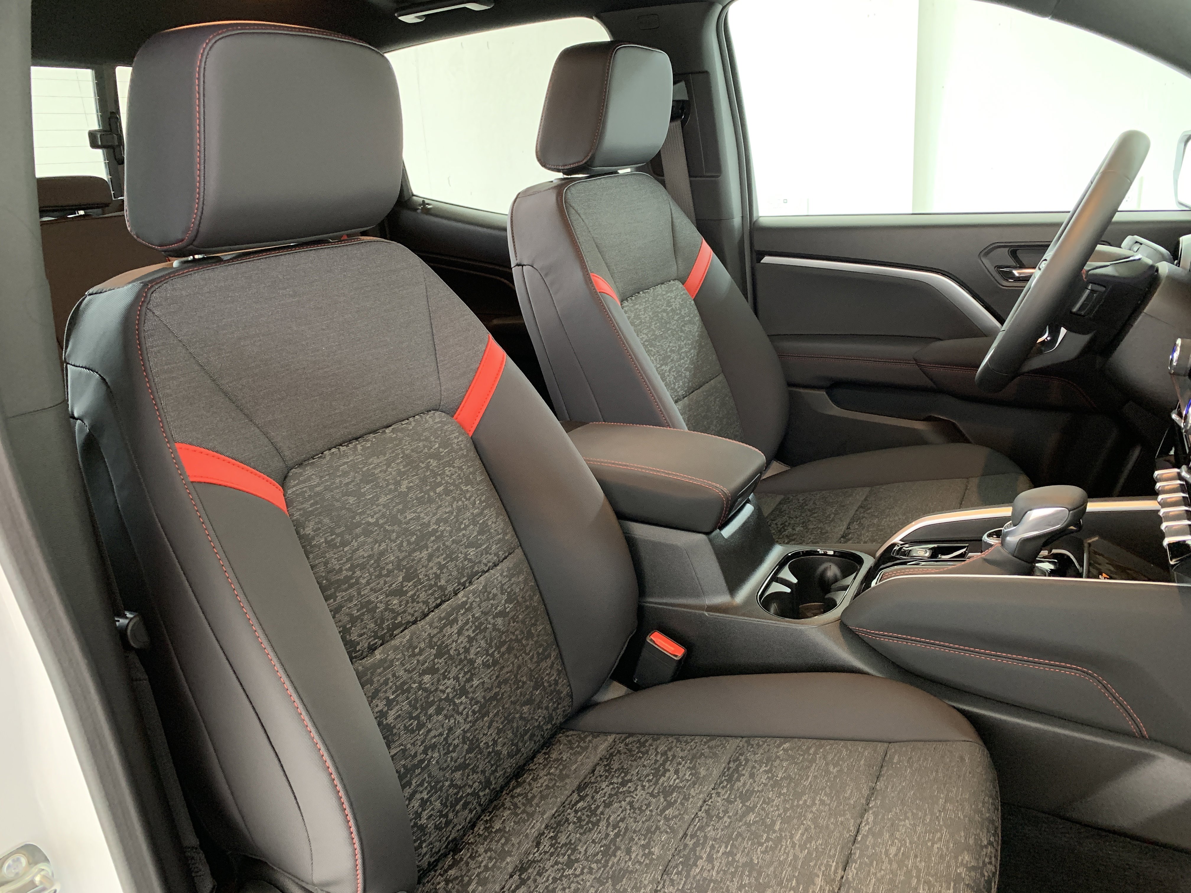 New 2025 Chevrolet Colorado Z71 w/ Technology Package image 33