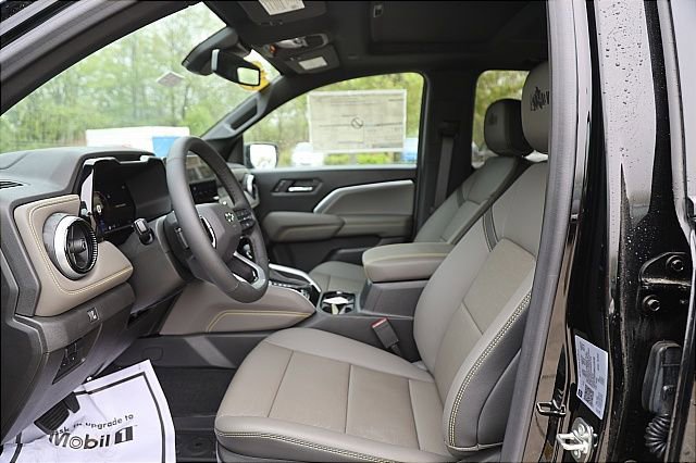 New 2024 Chevrolet Colorado ZR2 w/ ZR2 Bison Edition image 17