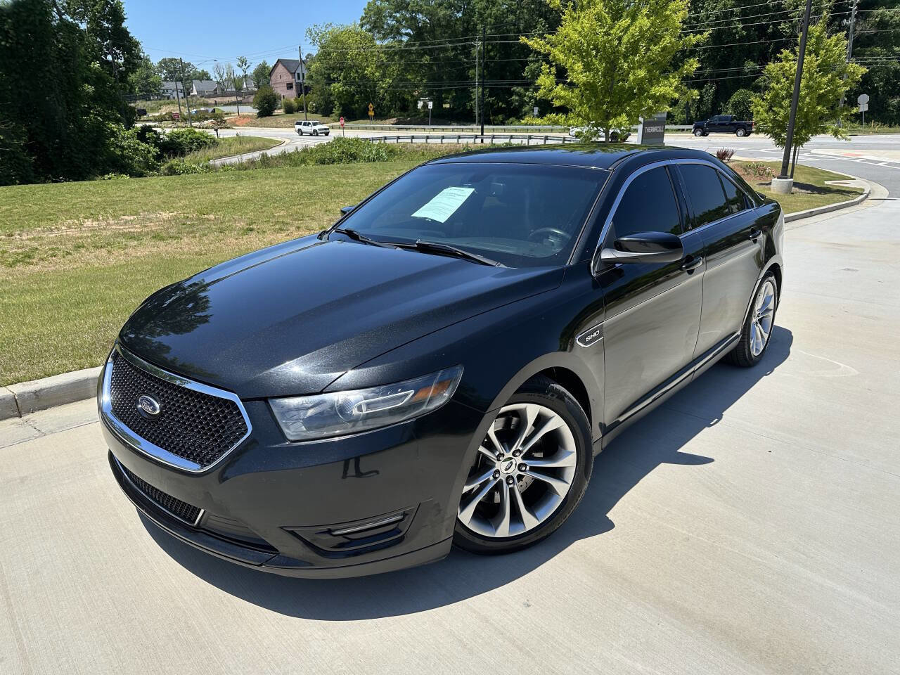 Used 2014 Ford Taurus SHO AWD/4WD image 2