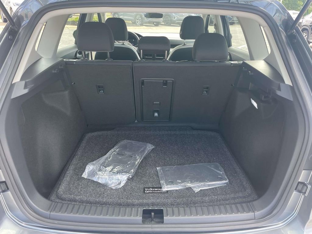 Used 2025 Volkswagen Taos S AWD/4WD image 8