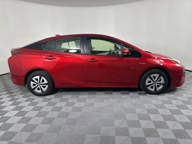 Used 2016 Toyota Prius Three image 2