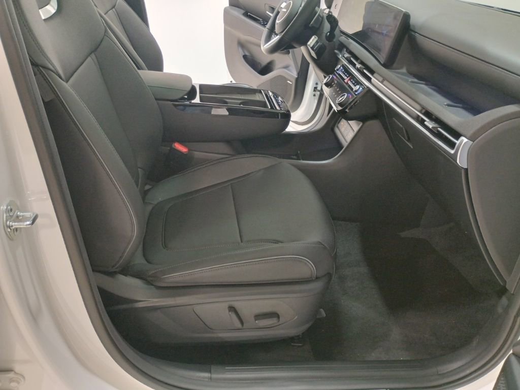 New 2025 Hyundai Tucson Limited image 14