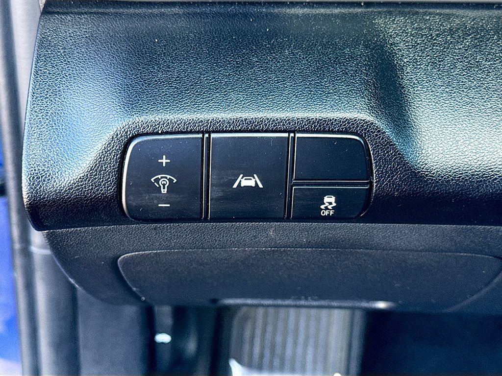 Used 2022 Hyundai Elantra SEL image 24