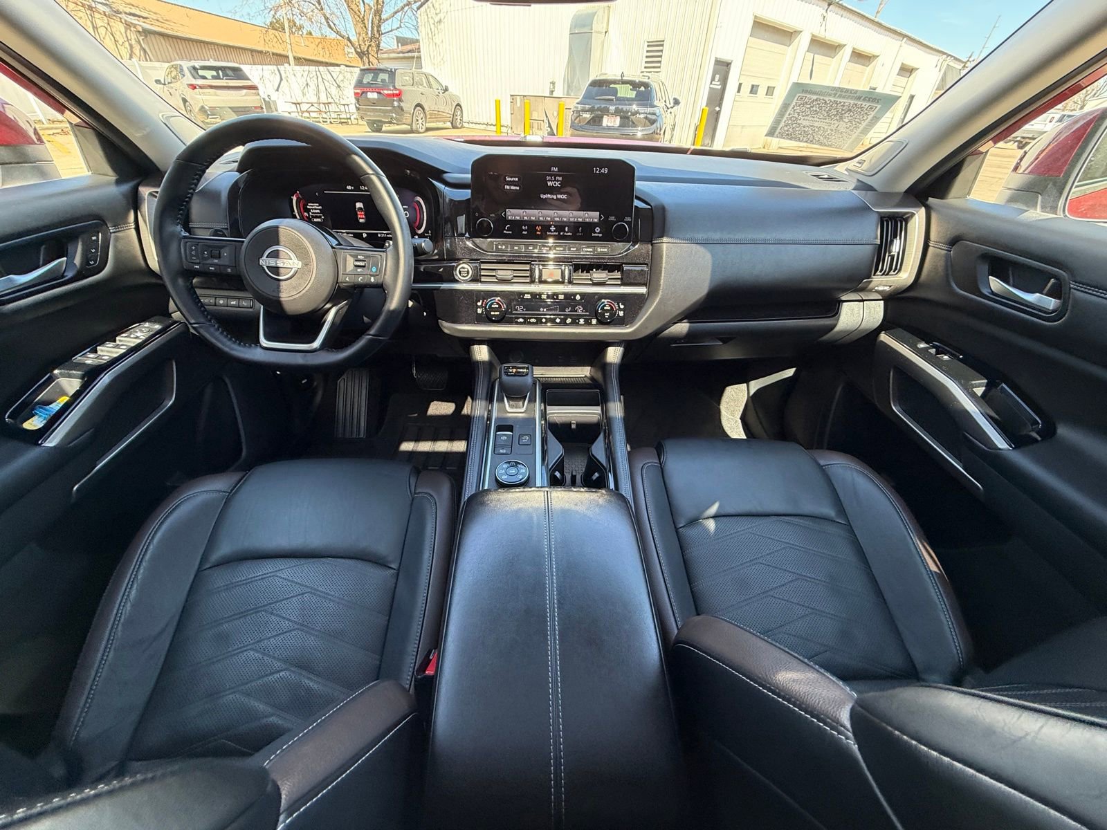 Used 2023 Nissan Pathfinder Platinum w/ Cargo Package image 18