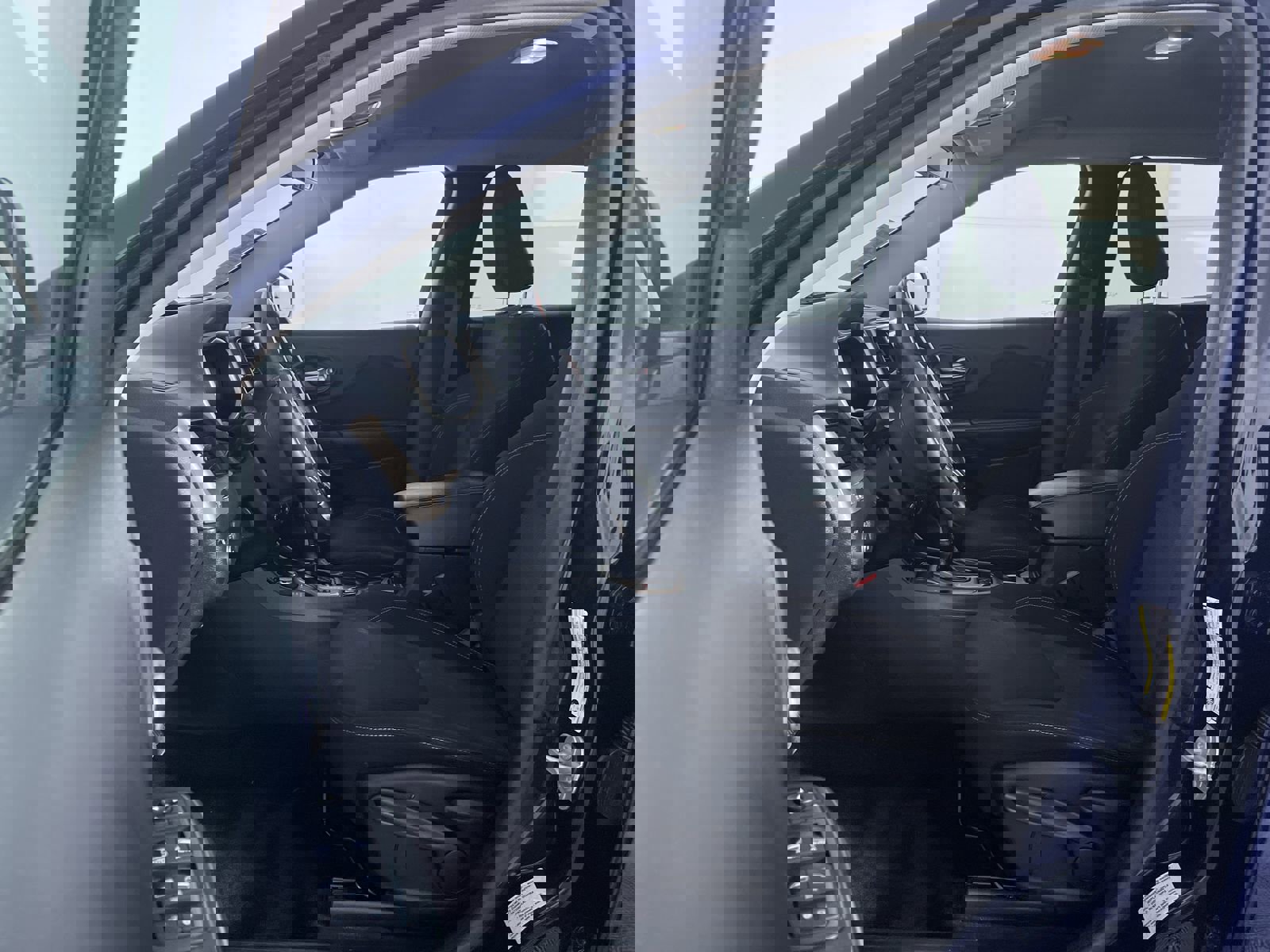 Used 2016 Jeep Cherokee Latitude w/ Cold Weather Group image 16