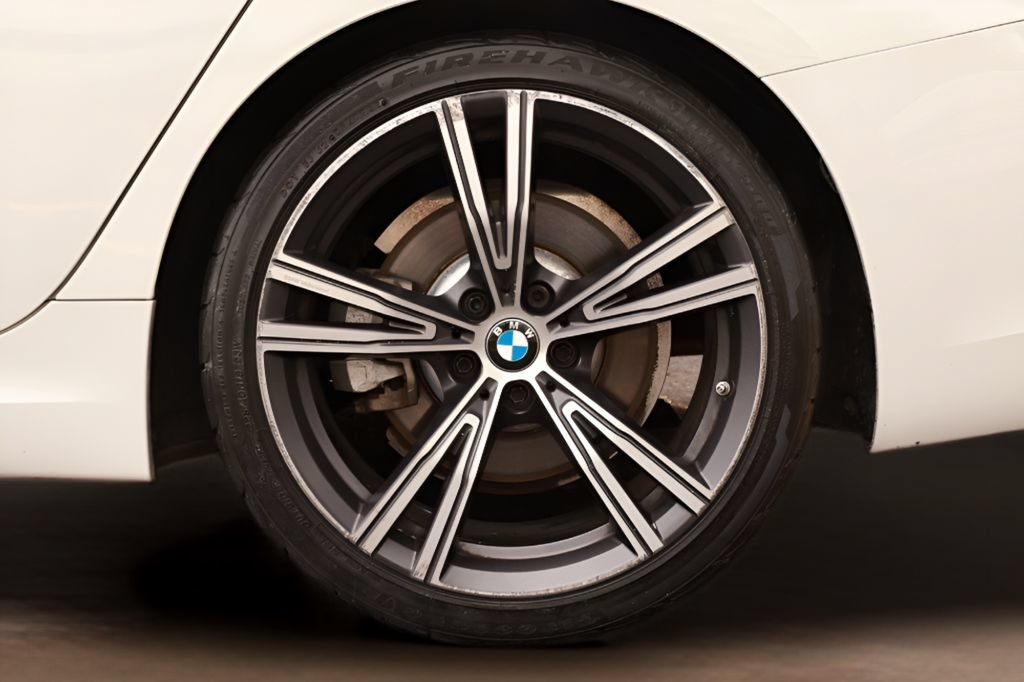 Used 2020 BMW 330i Sedan w/ M Sport Package RWD image 37