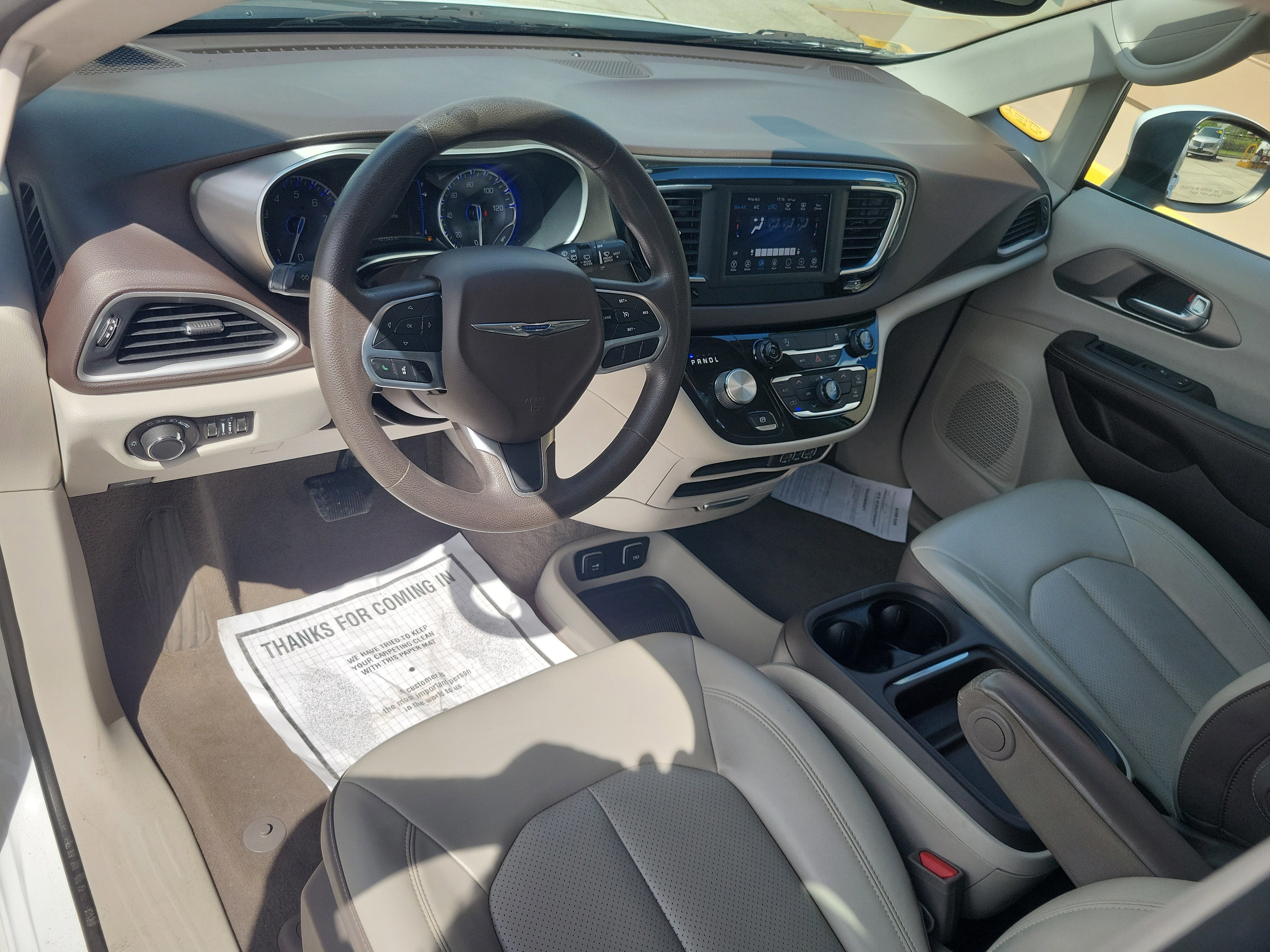 Used 2021 Chrysler Voyager Lxi FWD image 12