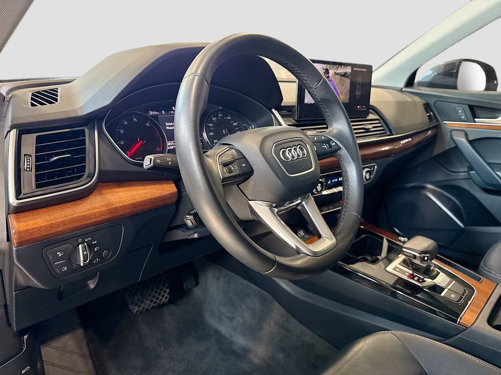 Used 2023 Audi Q5 2.0T Premium w/ Convenience Package AWD/4WD image 9