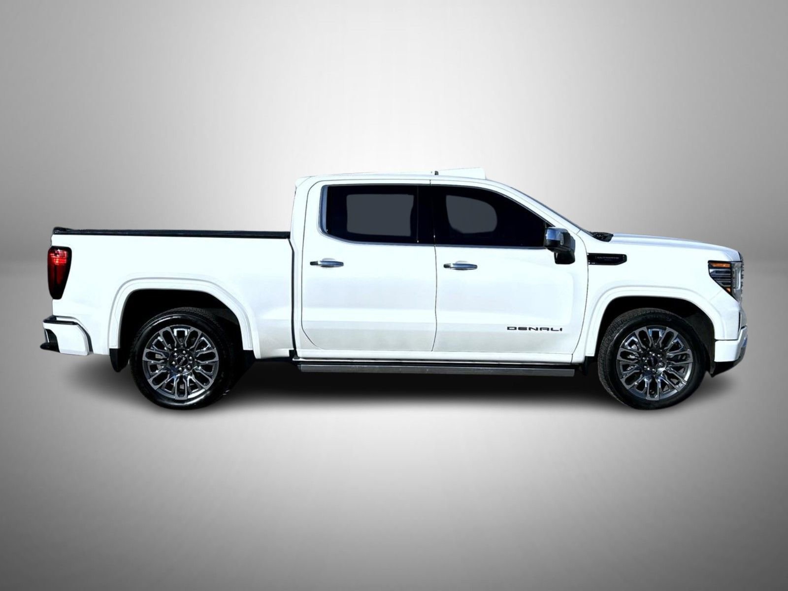 Used 2024 GMC Sierra 1500 Denali Ultimate image 4