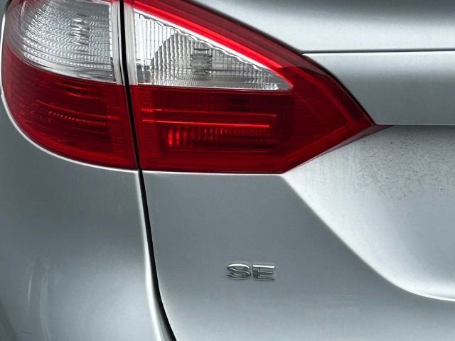 Used 2014 Ford Fiesta SE w/ Equipment Group 201A FWD image 6