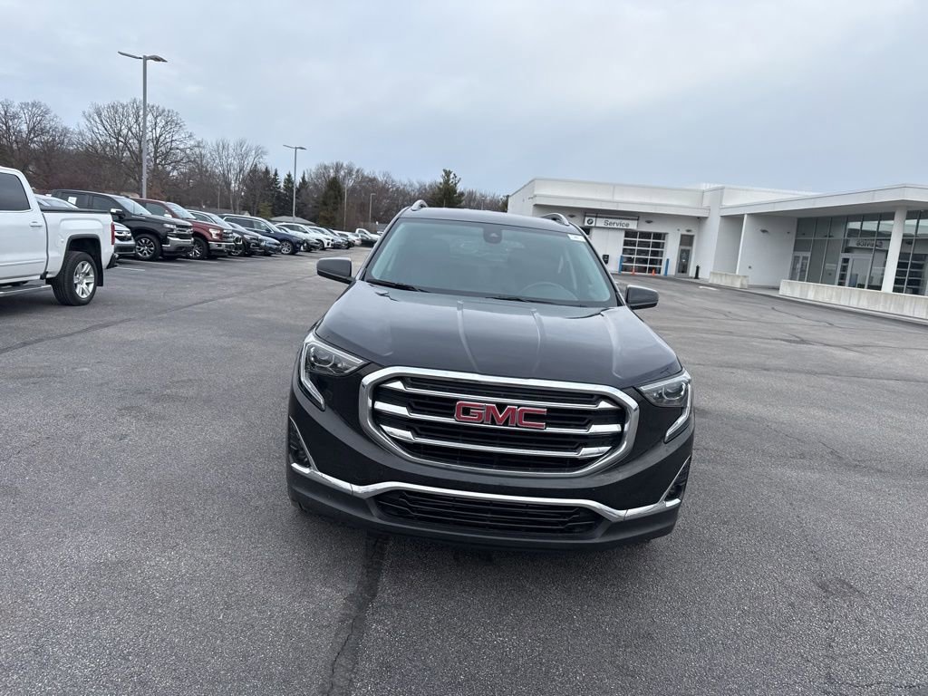 Used 2021 GMC Terrain SLT image 2