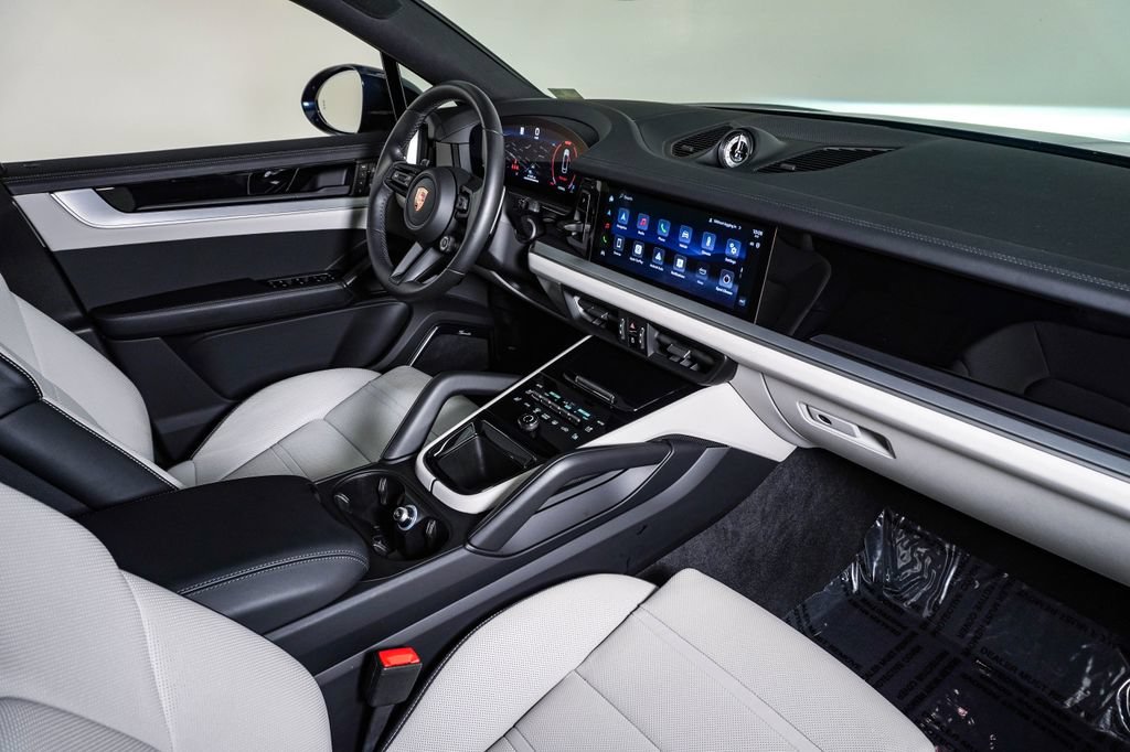 Certified 2026 Porsche Cayenne Coupe AWD/4WD image 14