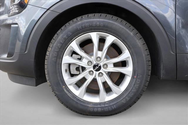 Used 2022 Kia Telluride LX image 9