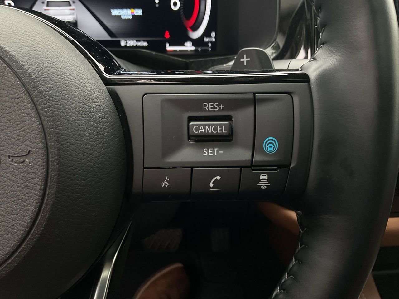 Used 2024 Nissan Pathfinder Platinum w/ Cargo Package AWD/4WD image 37