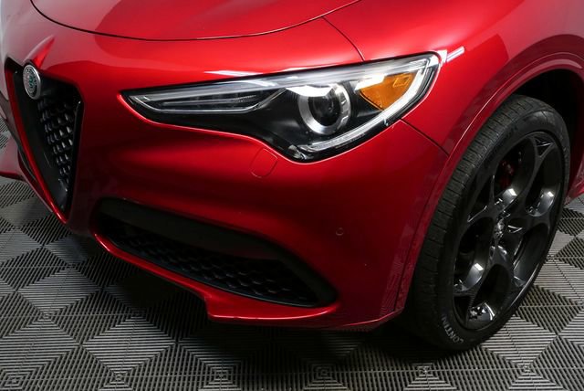 Used 2023 Alfa Romeo Stelvio Veloce image 37