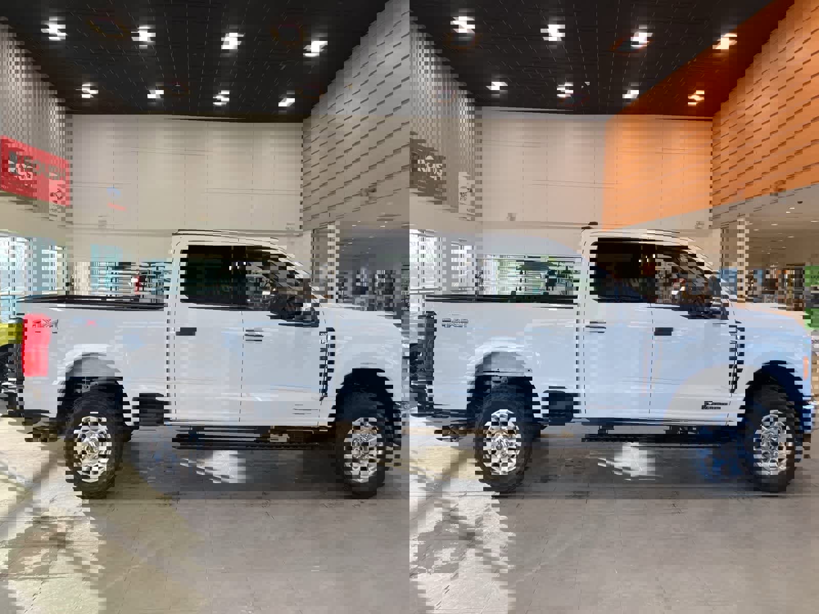 Used 2024 Ford F250 XLT image 4