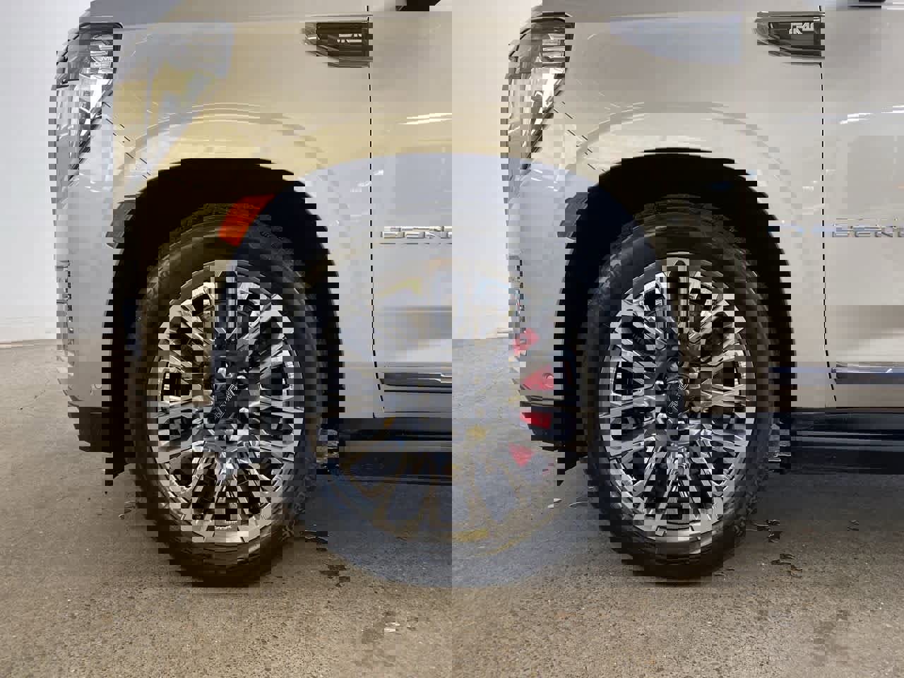 Used 2024 GMC Yukon Denali Ultimate image 12