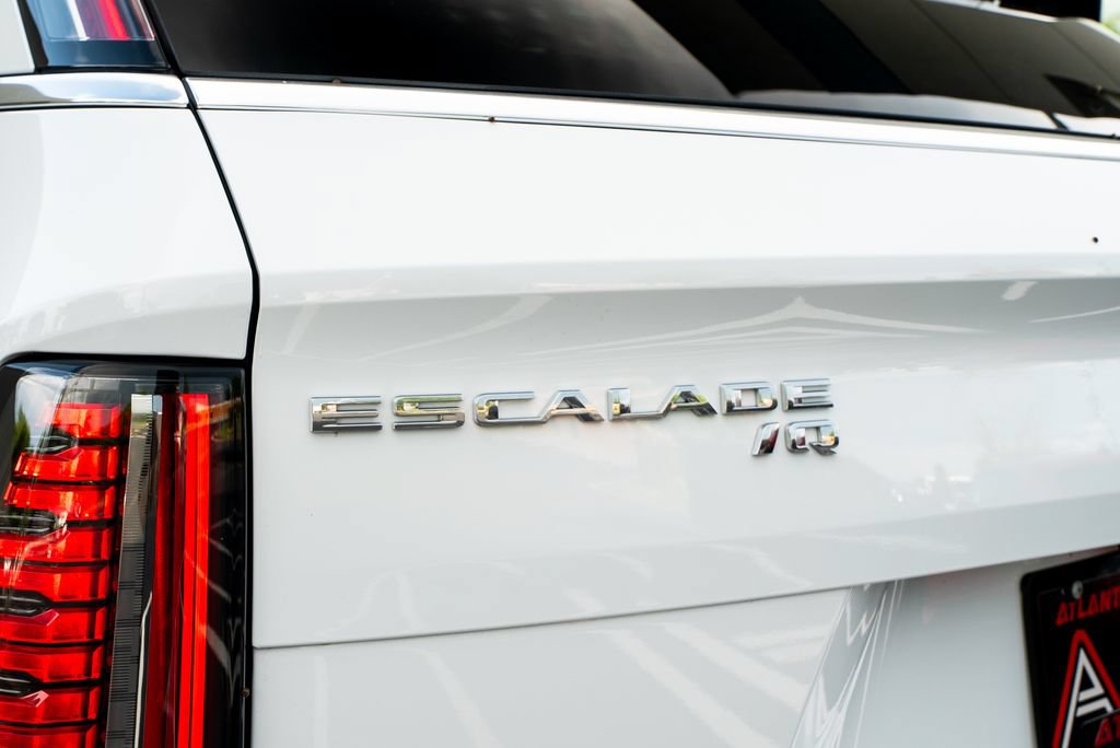 Used 2025 Cadillac Escalade IQ Luxury 2 w/ LPO, Premium Carpet Package AWD/4WD image 23