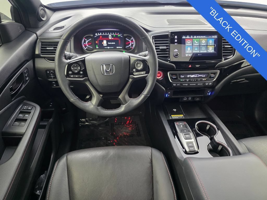Used 2025 Honda Passport Black Edition image 13